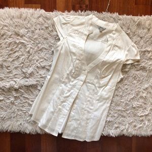 GUESS: White vneck button up shirt